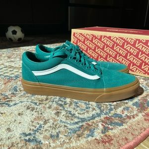 Vans Old Skool women’s size 10, men’s 8.5.
